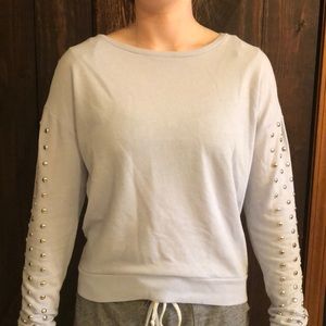 Women XS long studded sleeve crew neck sweatshirt